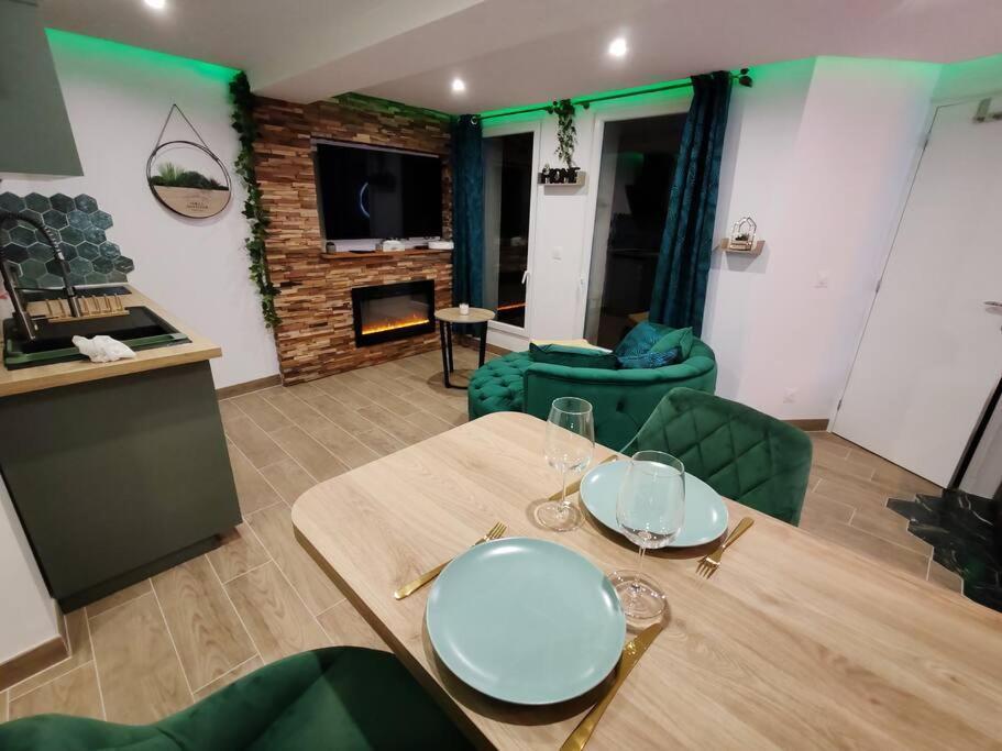 Le Quai Amienois - Romance Tropicale - Romantique Apartment Amiens